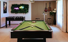 Seednest Game Room & Tropgarden
